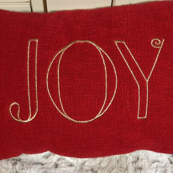 Holiday Accent Pillow Merry & Joy White & Red Reversible Broyhill NWOT 1… - Picture 5 of 6